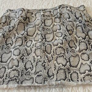 Ariat by Estefania Y2K Snake Print Mini Skirt M Black White Denim Look Pockets